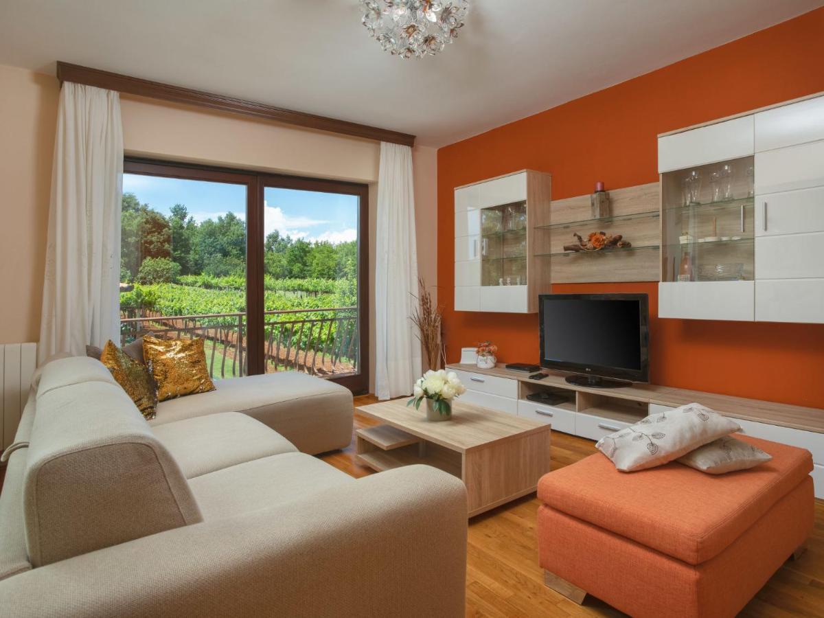 Holiday Home Ana By Interhome Nedescina Екстер'єр фото