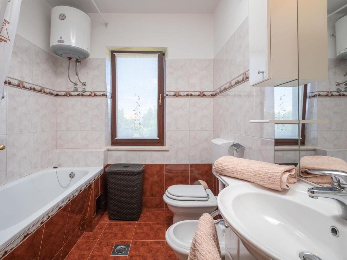 Holiday Home Ana By Interhome Nedescina Екстер'єр фото
