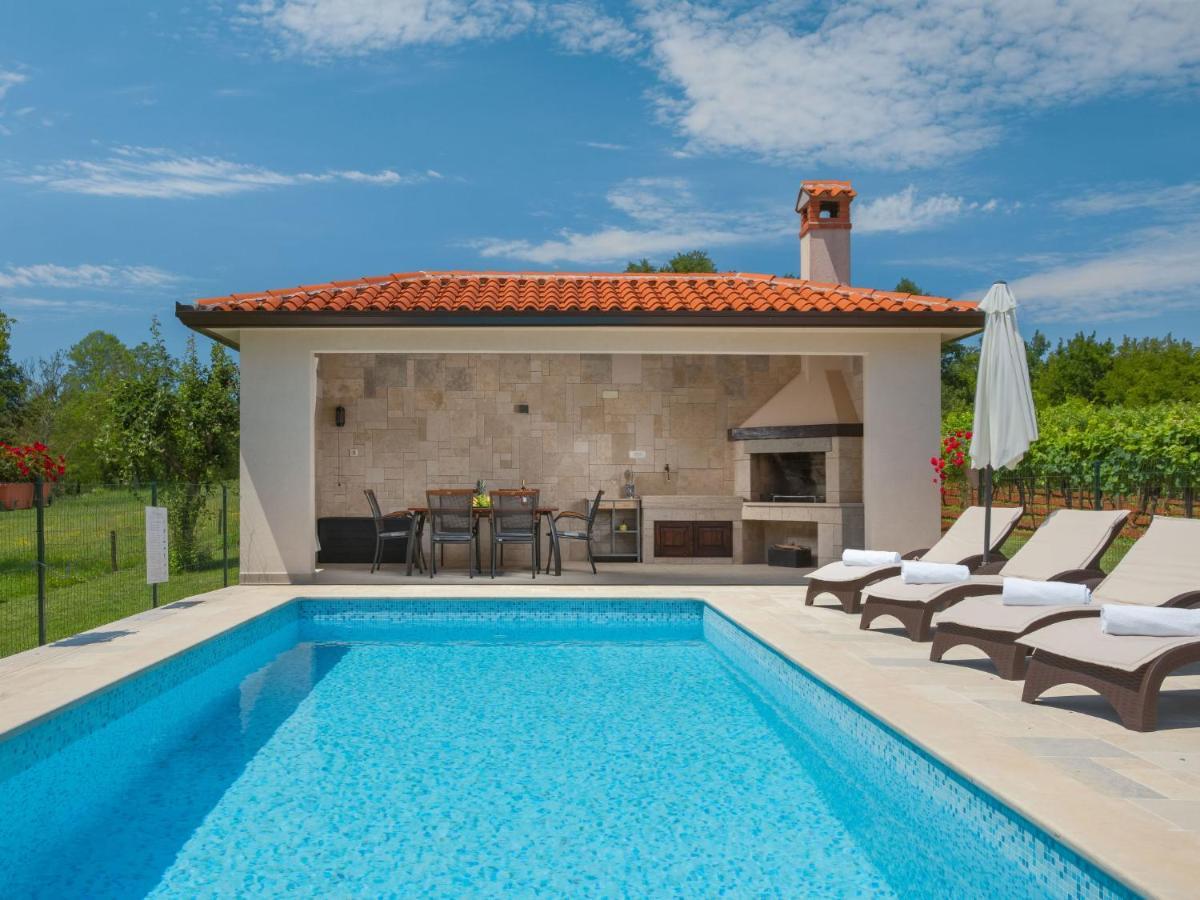 Holiday Home Ana By Interhome Nedescina Екстер'єр фото