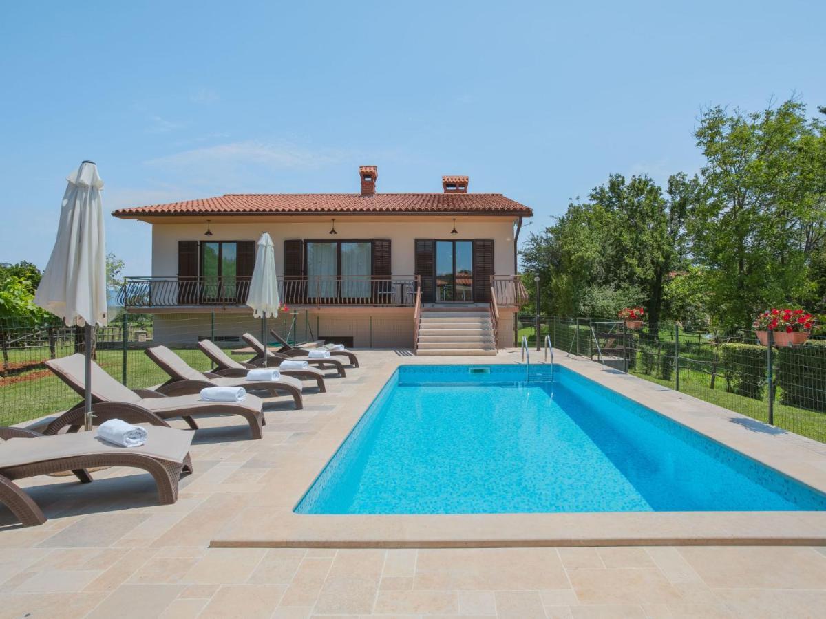 Holiday Home Ana By Interhome Nedescina Екстер'єр фото